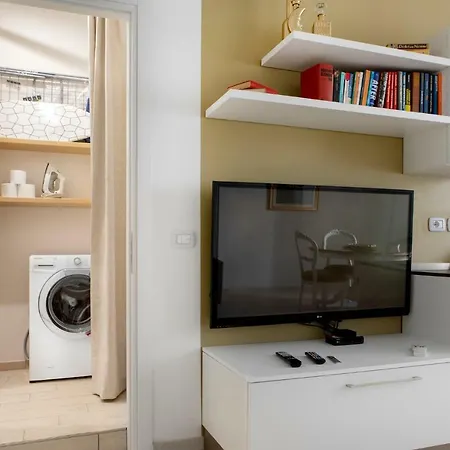 Apartman Ur-nest Cairoli *