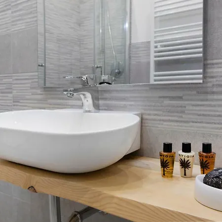 Apartman Ur-nest Cairoli *