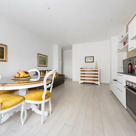 Ur-nest Cairoli بولونيا