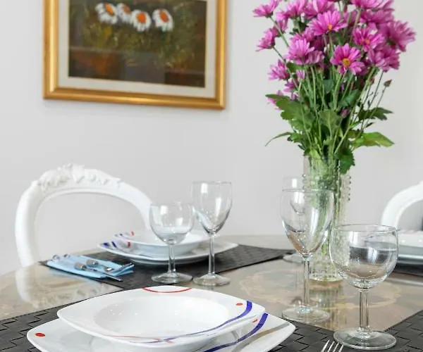 Ur-nest Cairoli Apartmán *